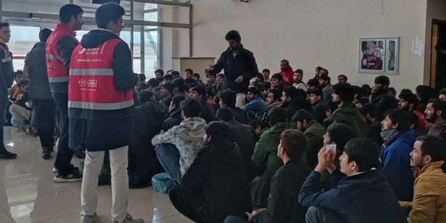 Ağrı'da 80 göçmen yakalandı
