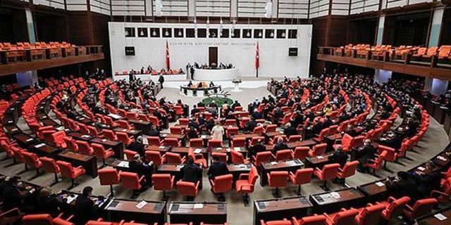 Milletvekili seçilenler yemin ediyor: Erdoğan yarın yemin edecek