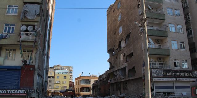 Diyarbakır'da depremde yıkılan bir binaya ilişkin 3 kişiye 22 yıl hapis istemi