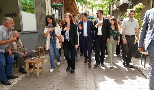Diyarbakır Büyükşehir ve Sur eşbaşkanlarından esnaf ziyareti