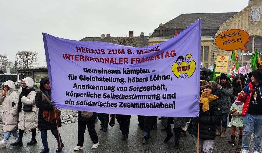 Bielefeld'de 8 Mart emekçi kadınlar günü kutlandı