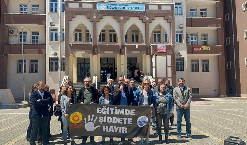 Diyarbakır’da öğretmene şiddet protesto edildi