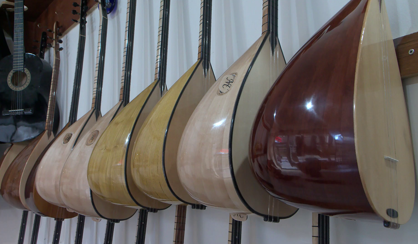 Dersimli saz ustası Coşkun: Bağlama yapmak derya gibi içinde kaybolup gidiyorsun