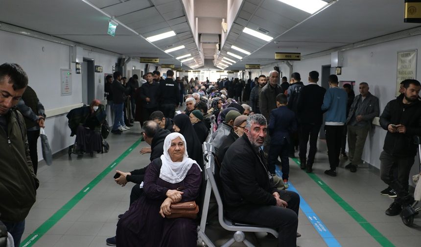 Diyarbakır’da acil servisler pandemi yoğunluğu