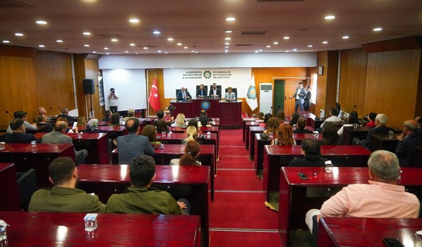 Diyarbakır Büyükşehir Eş Başkanları halkın ve STK’ların tebriklerini kabul etti
