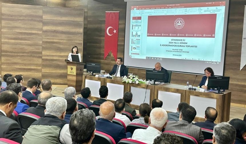 Diyarbakır Eş Başkanı Bucak, İl Koordinasyon Kurulu toplantısında
