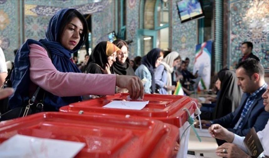 İran’da Cumhurbaşkanlığı seçimlerinde ikinci tur başladı